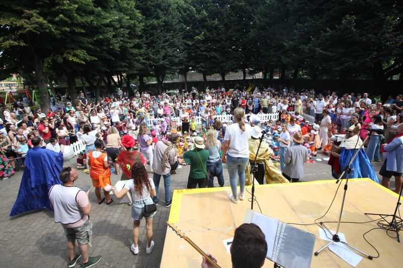 I Parà team Asti, festeggiano i 60 anni della  scuola materna 'don Stefano Bianchi' di Buccinasco 1