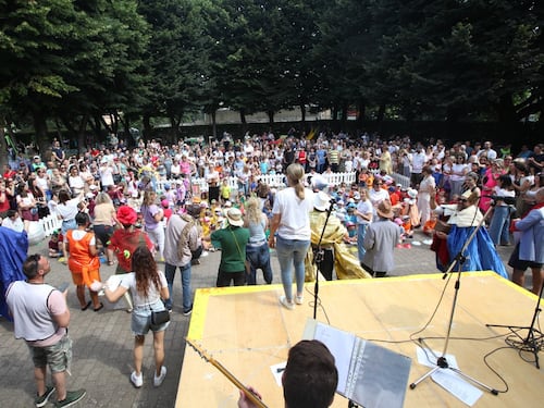 I Parà team Asti, festeggiano i 60 anni della scuola materna 'don Stefano Bianchi' di Buccinasco