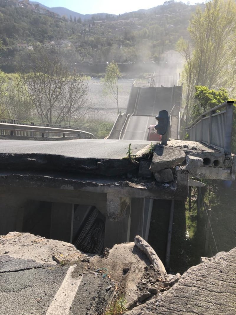 Un boato e poi il ponte è venuto giù 4