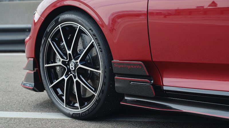 Pirelli P Zero Trofeo RS, la Bentley Supersports arriva a 1,3 g di accelerazione laterale