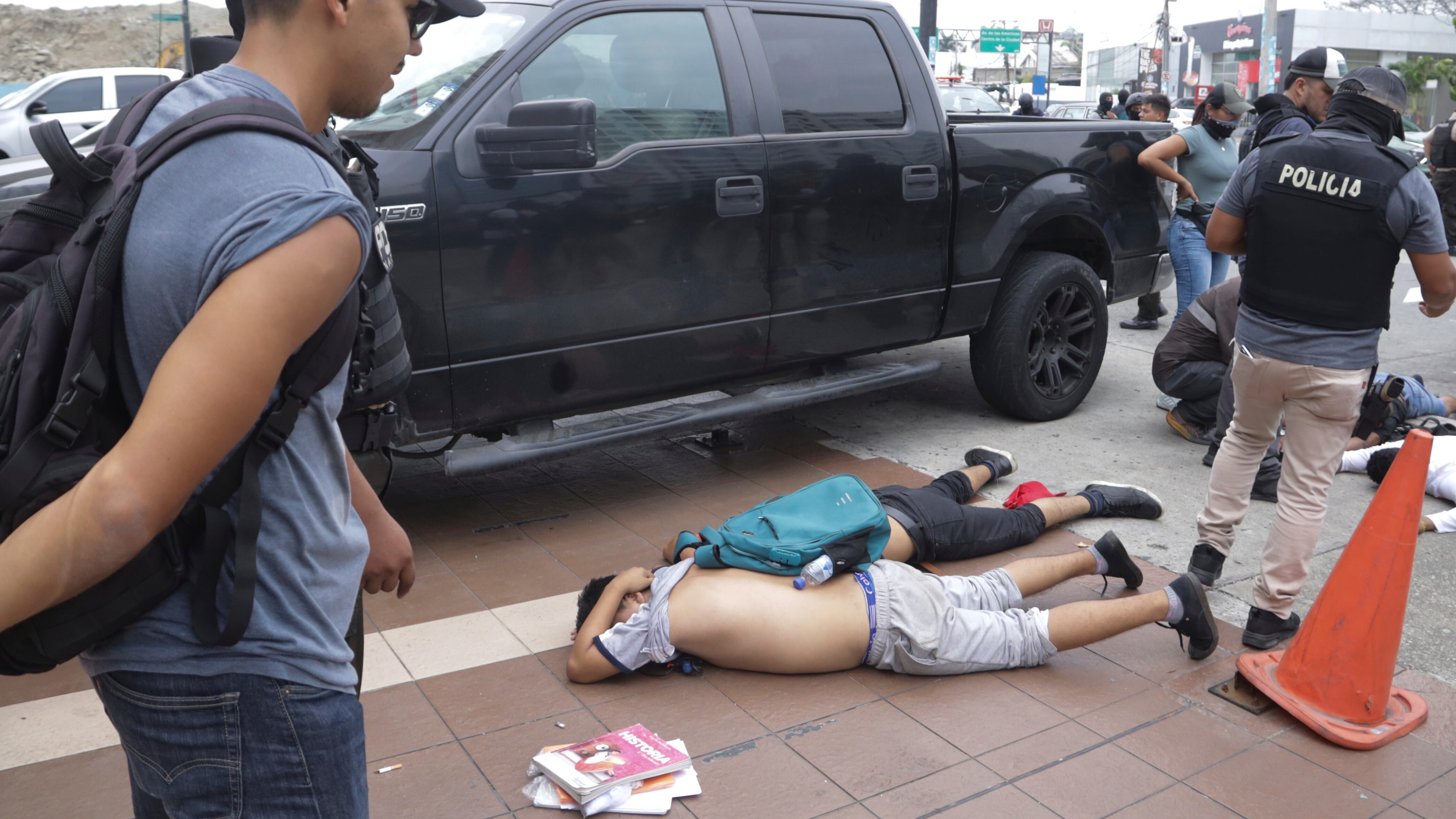 Caos e morti, narco-golpe in Ecuador