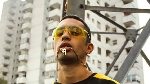 Sanremo, prete contro Mahmood: "Ha vinto un immigrato con i tatuaggi…"