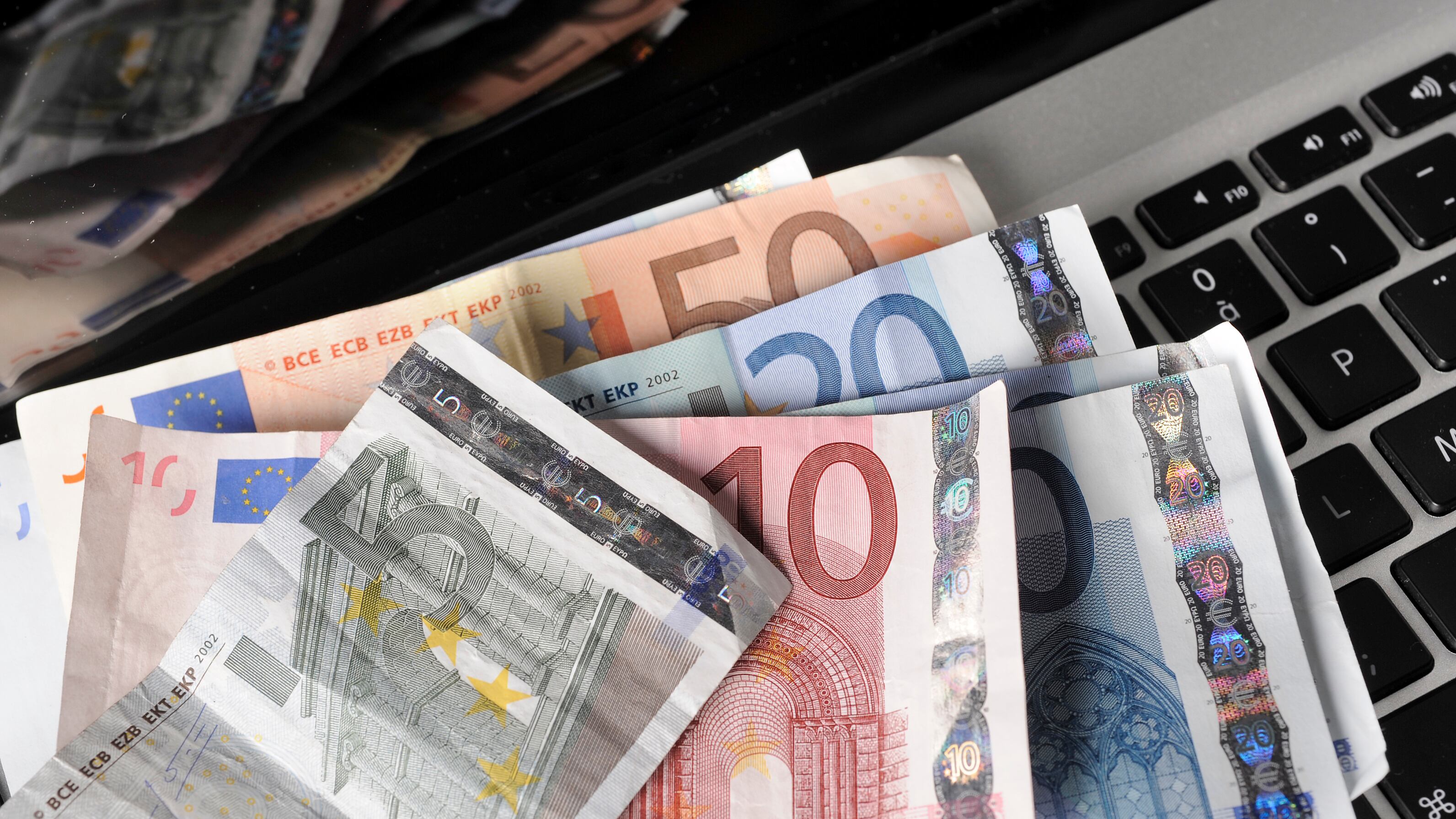 Bonus bollette, i documenti da presentare e conservare sempre