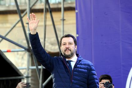 Salvini in piazza Duomo a Milano 18