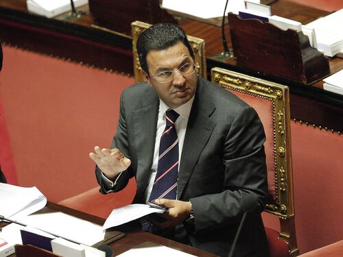 Caso Gentile, il Pd chiede le dimissioni. Ma lui: "È macchina del fango"