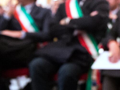 Regioni e Comuni riducono i debiti, lo Stato li aumenta