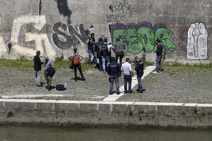 Roma, trovato il corpo di una donna sotto Ponte Sisto 5