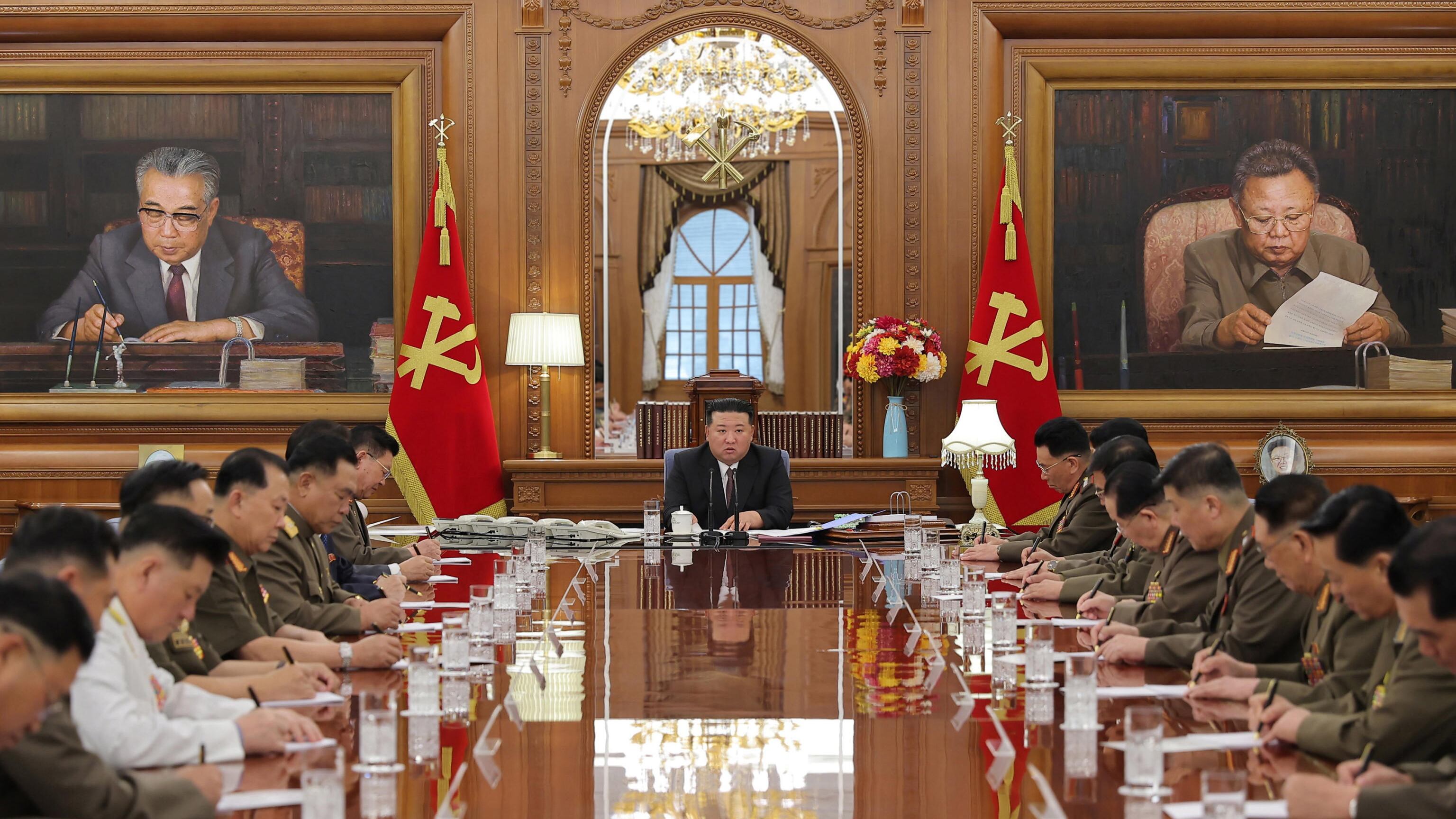 La Corea del Nord si prepara alla guerra. Kim punta alla "perfetta preparazione militare"
