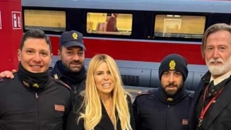 Paura per Loredana Lecciso, malore alla stazione di Milano: soccorsa dalla polizia