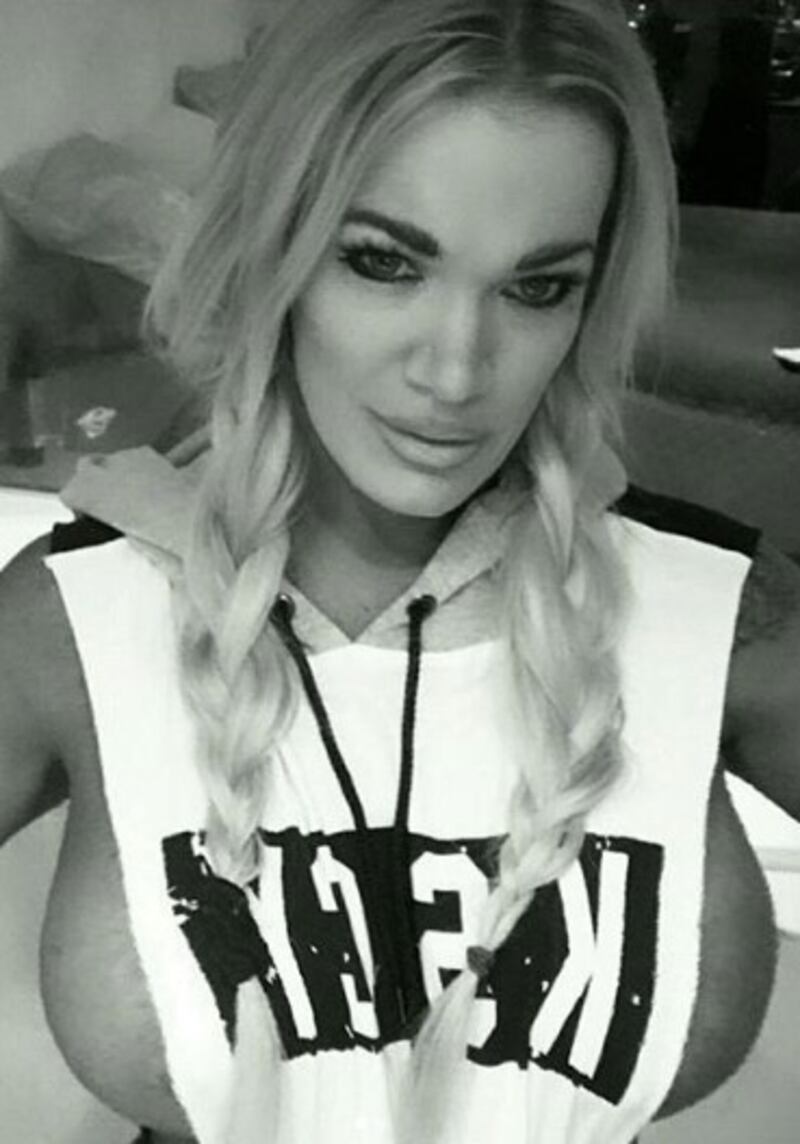 Gina Stewart, le immagini della nonna hot 9