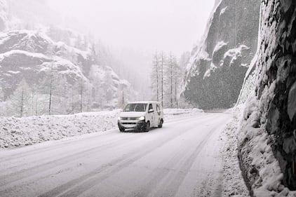 Maltempo, strade interrotte a Cervinia 10