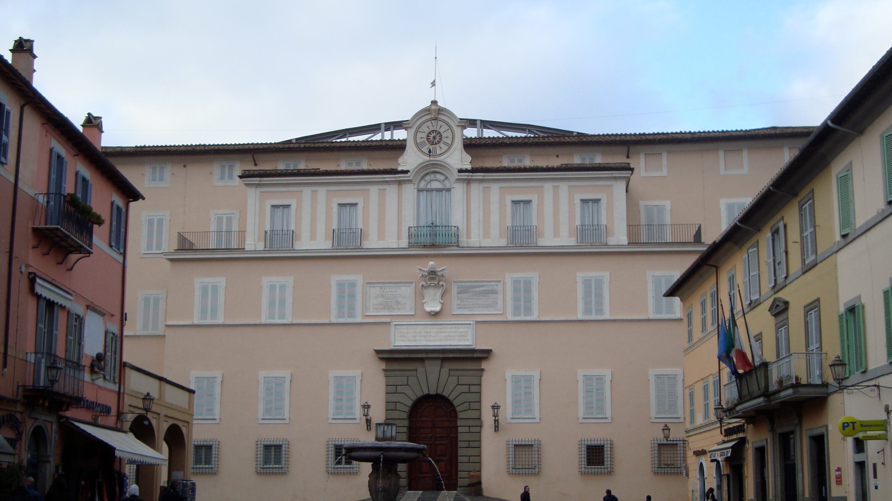 Perché un Papa senza castello non aiuta i poveri