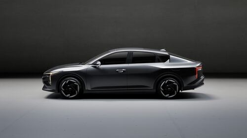Kia K4, guarda tutte le foto 3