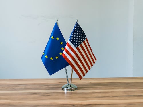 Europa e America, confronto tra i due volti dell'Occidente