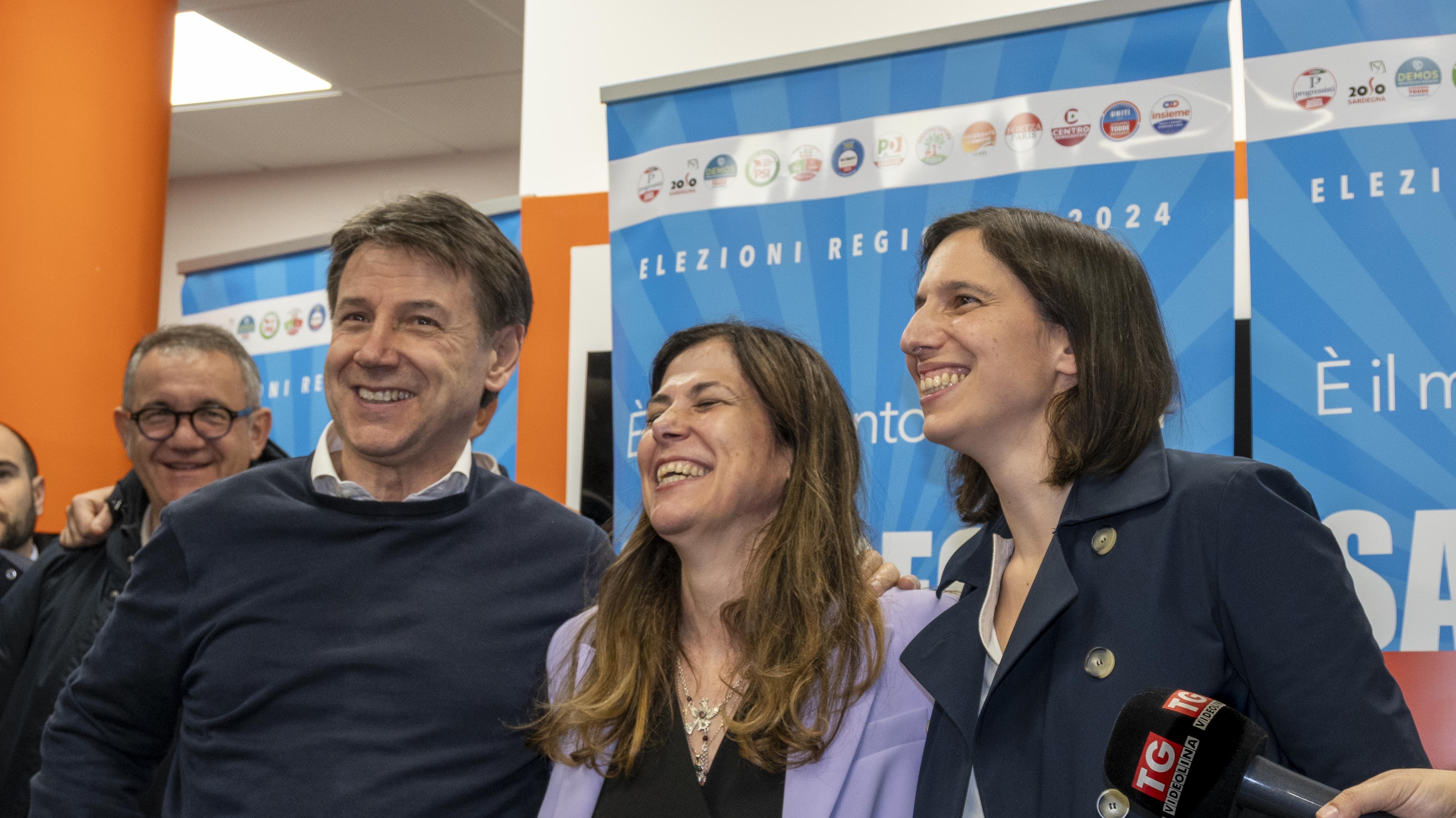 Conte e Schlein tacciono. Imbarazza il gelo dei leader che l'hanno fatta eleggere
