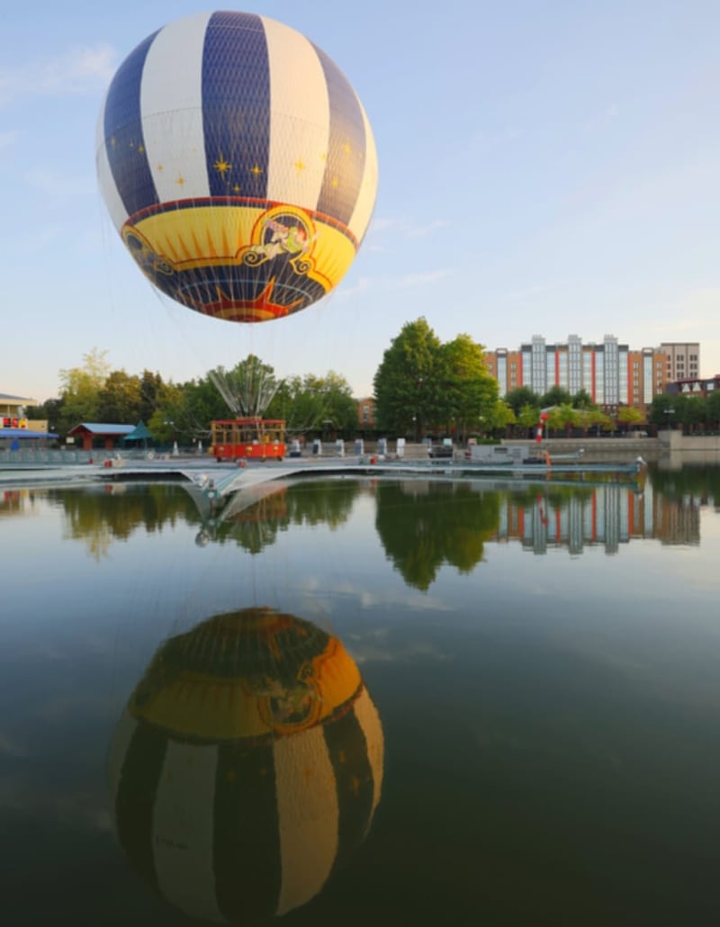 DISNEY' S HOTEL NEW YORK – THE ART OF MARVEL- DISNEYLAND PARIS
