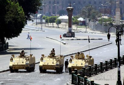 Egitto, Tahrir guardata a vista dall'esercito 2