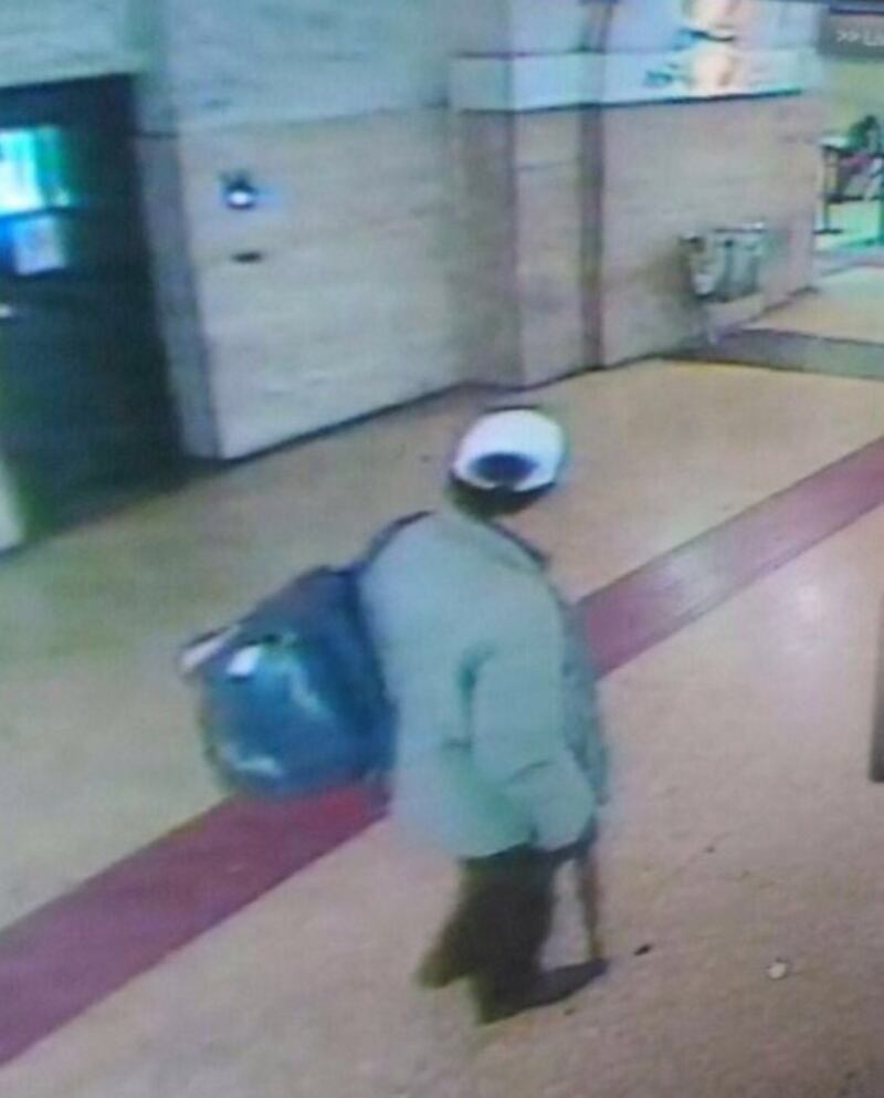 Allarme terrorismo a Termini: uomo armato di fucile giocattolo 5