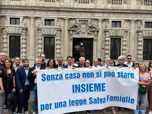 Sala alle famiglie sospese: "Ok a tavolo con procura e costruttori"