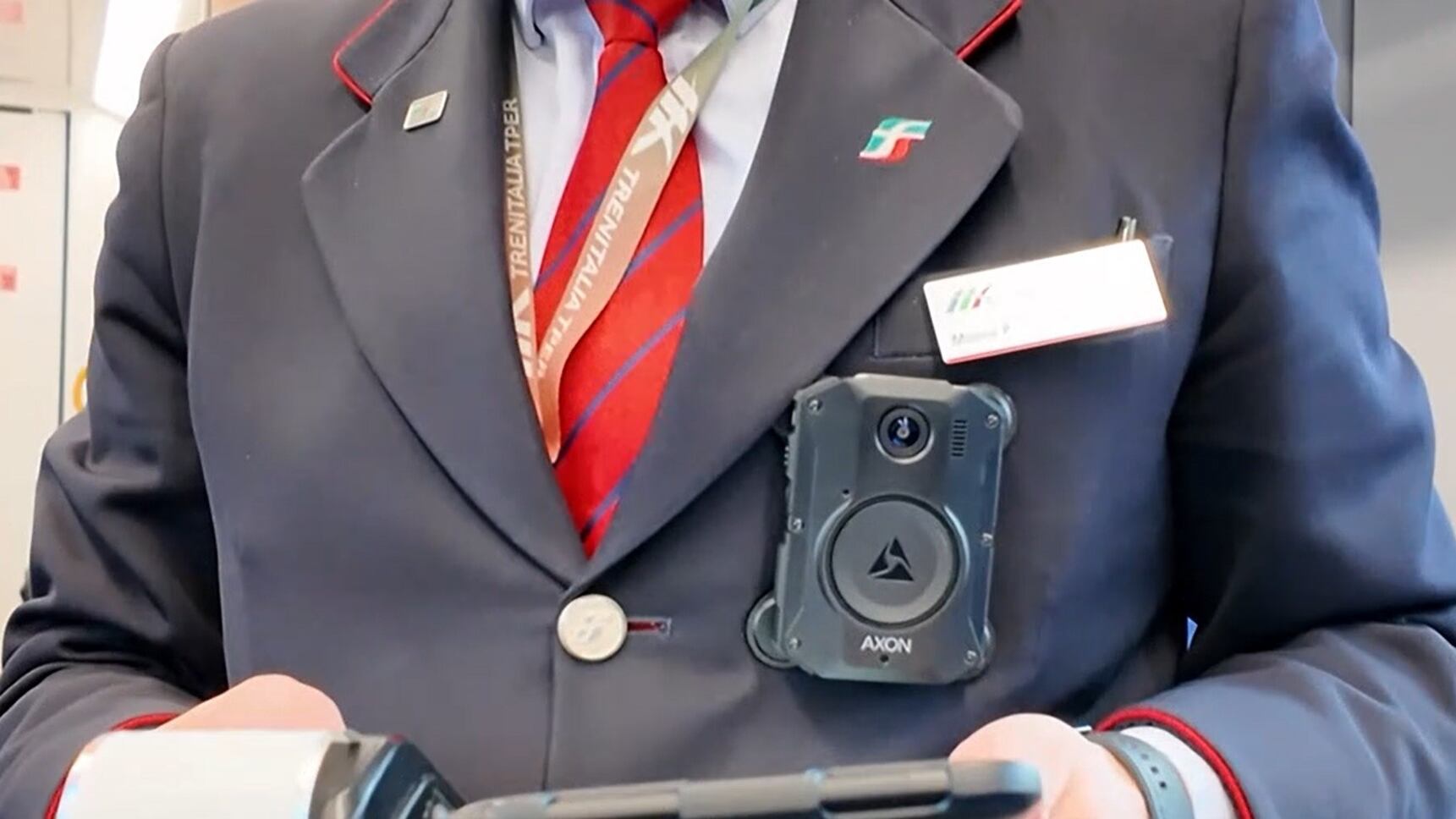 "La avranno tutti i controllori". Il piano contro le aggressioni sui treni