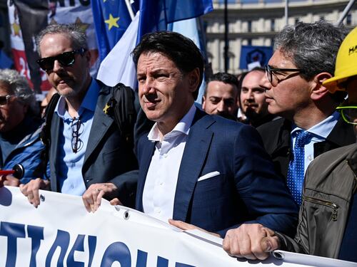 Superbonus, aiuti e mascherine. Buttati 100 miliardi grazie a Conte
