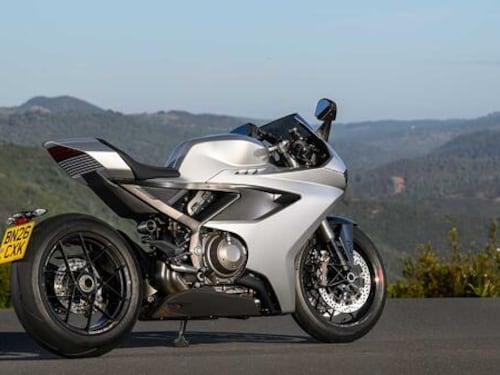 Norton Manx R: 206 CV e carattere d’altri tempi