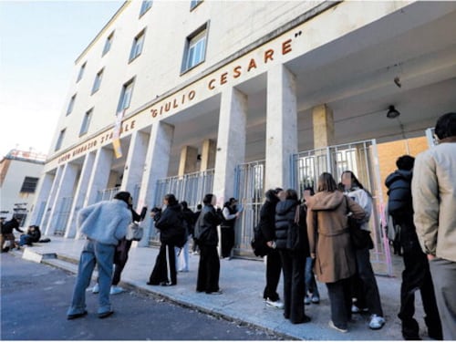 Choc nei bagni del liceo: spunta la lista degli stupri