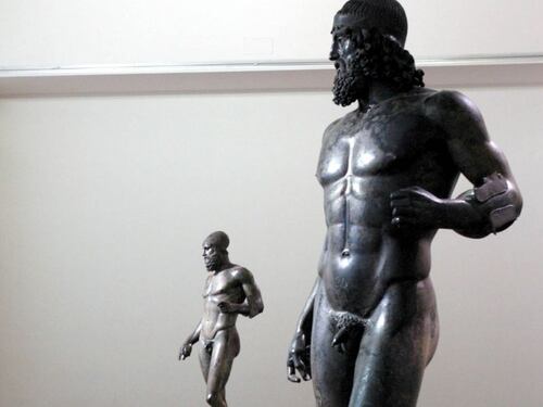 Ha ragione il ministro Galan,<br />
i Bronzi devono viaggiare<br />
