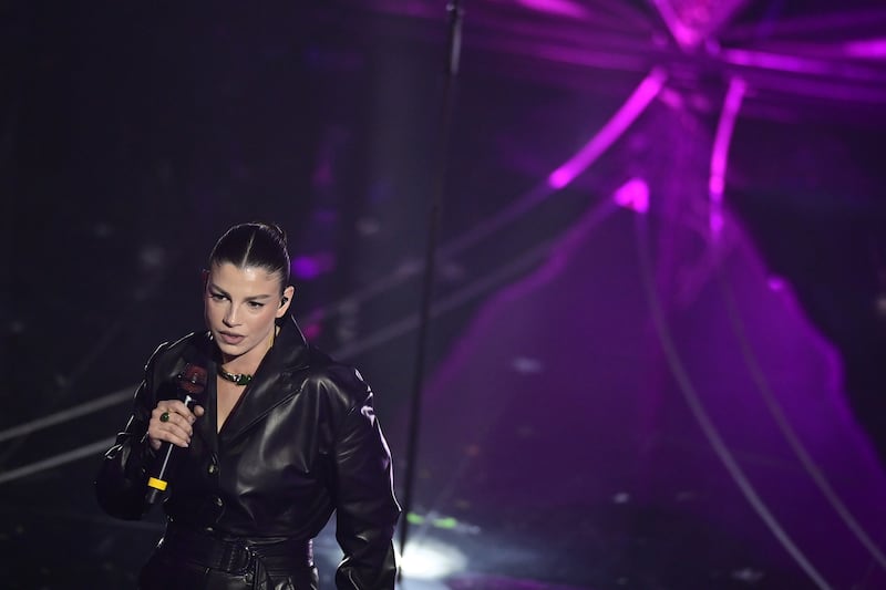 Sanremo 2024: ecco il look della finalissima del Festival di Emma 16