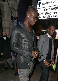 Balotelli in discoteca 7