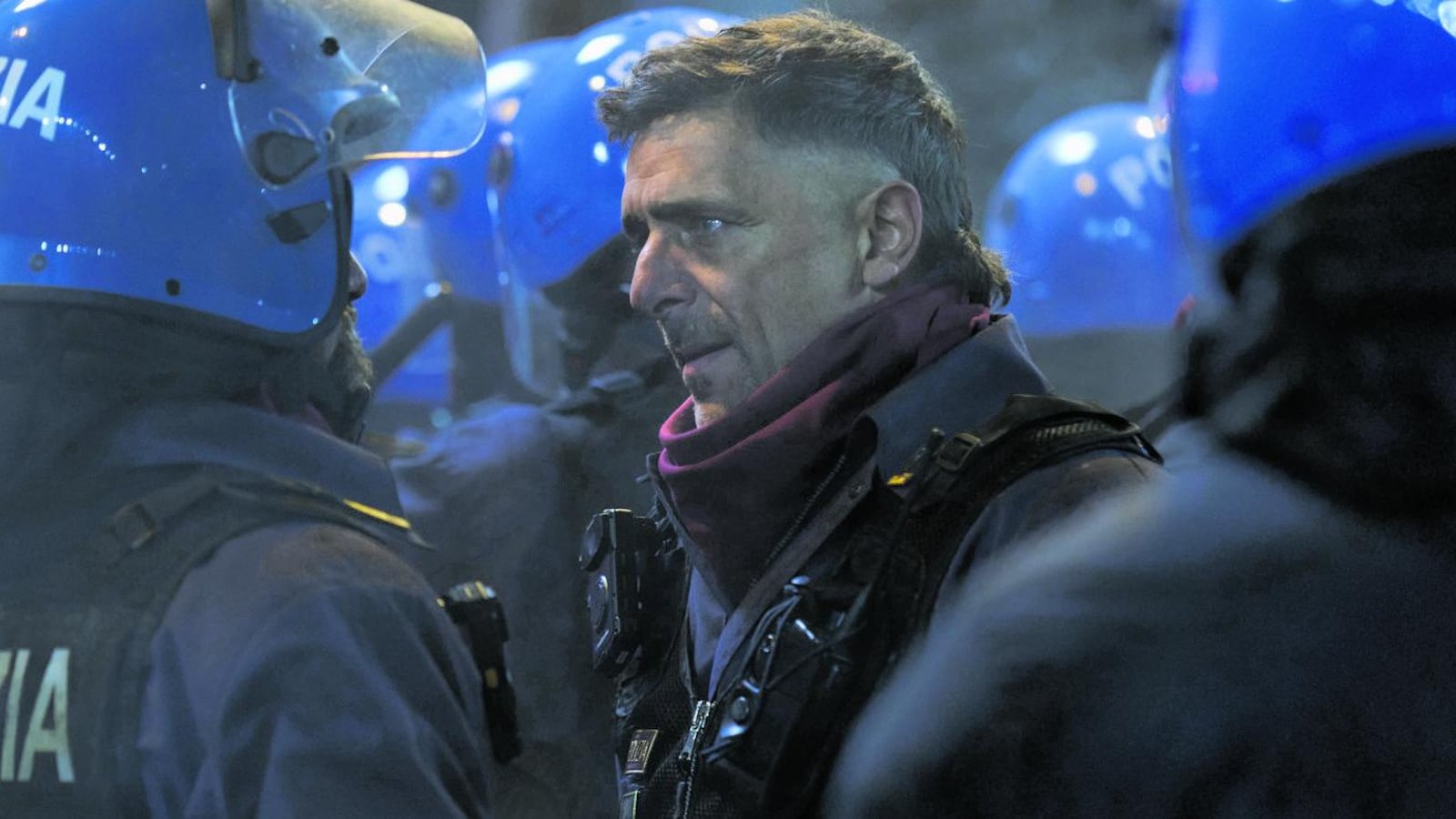 Ritorna "Acab" e racconta (al solito) una polizia violenta