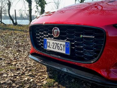 Jaguar F-Type 75 P450, le foto di un gioiello in via di estinzione 7
