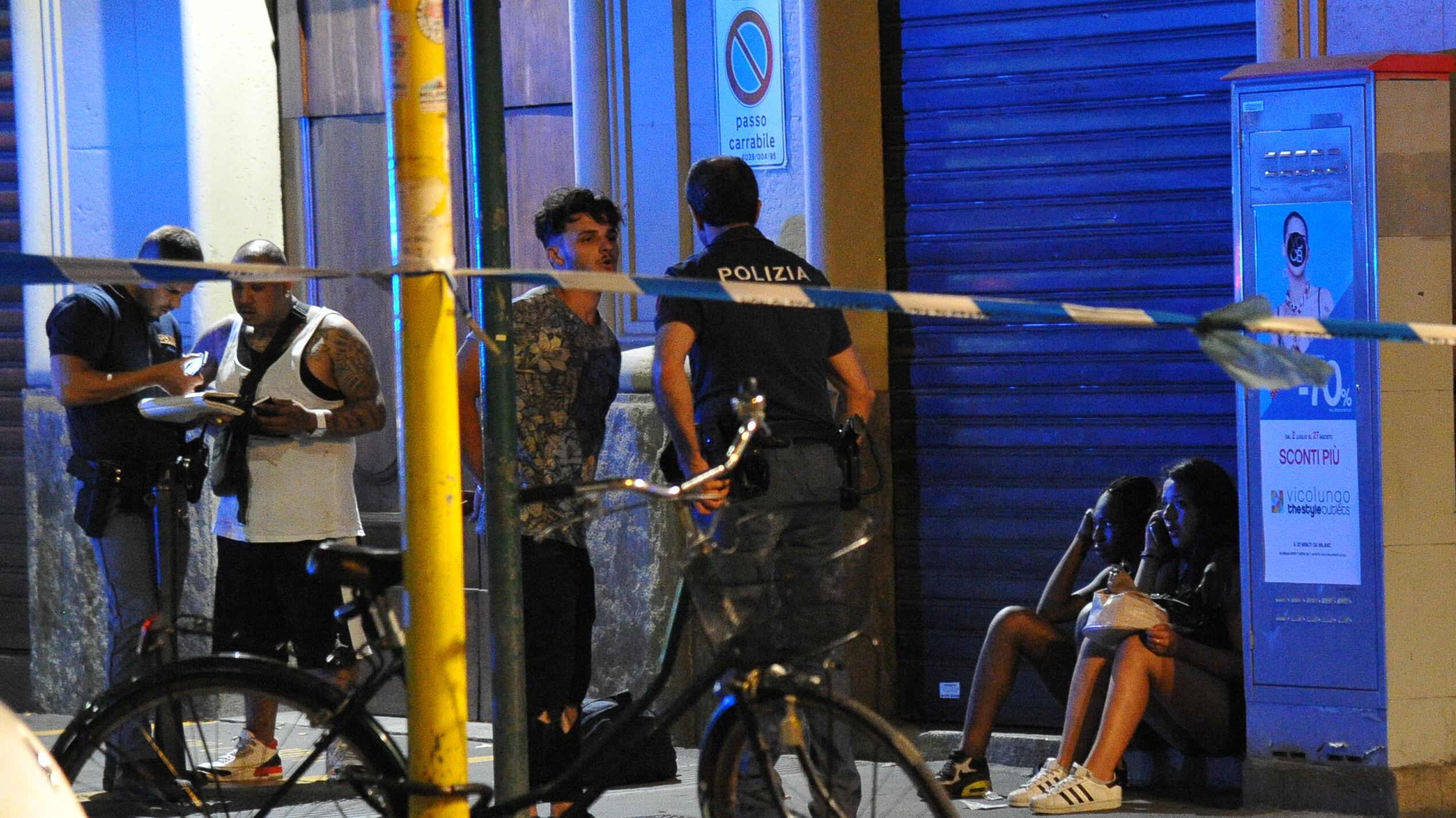 Ragazzo ucciso in tram. Presi gli ultimi due della gang di latinos