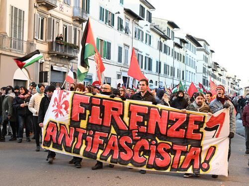 La sinistra si fa in cinque per disturbare la kermesse