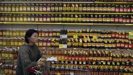 Olio di semi, l'allarme: non usatelo per friggere, causa cancro e Alzheimer