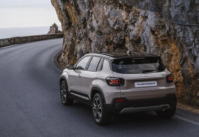 Jeep Avenger e-hybrid 2