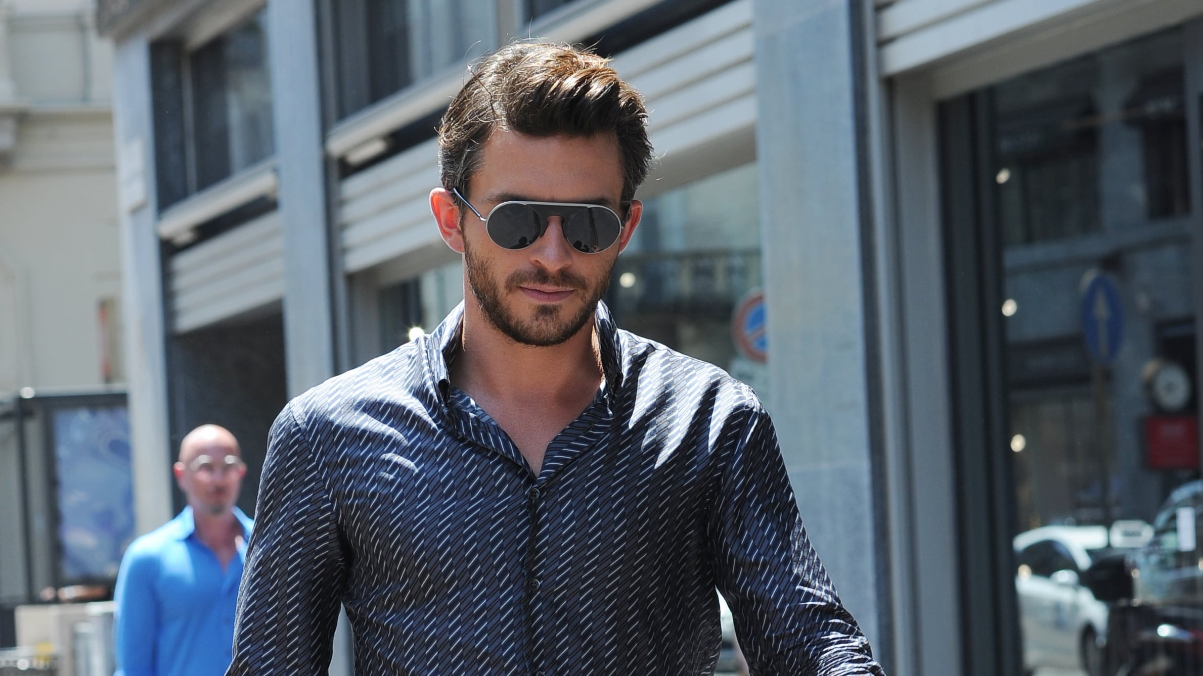 Moda uomo: camicia e bermuda, l'outfit estivo perfetto per lui