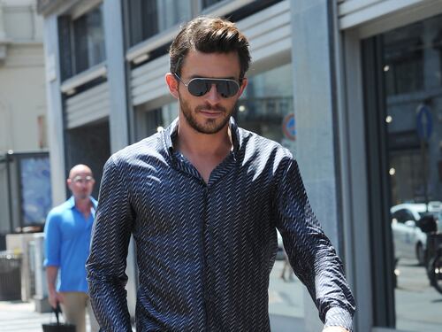 Moda uomo: camicia e bermuda, l'outfit estivo perfetto per lui
