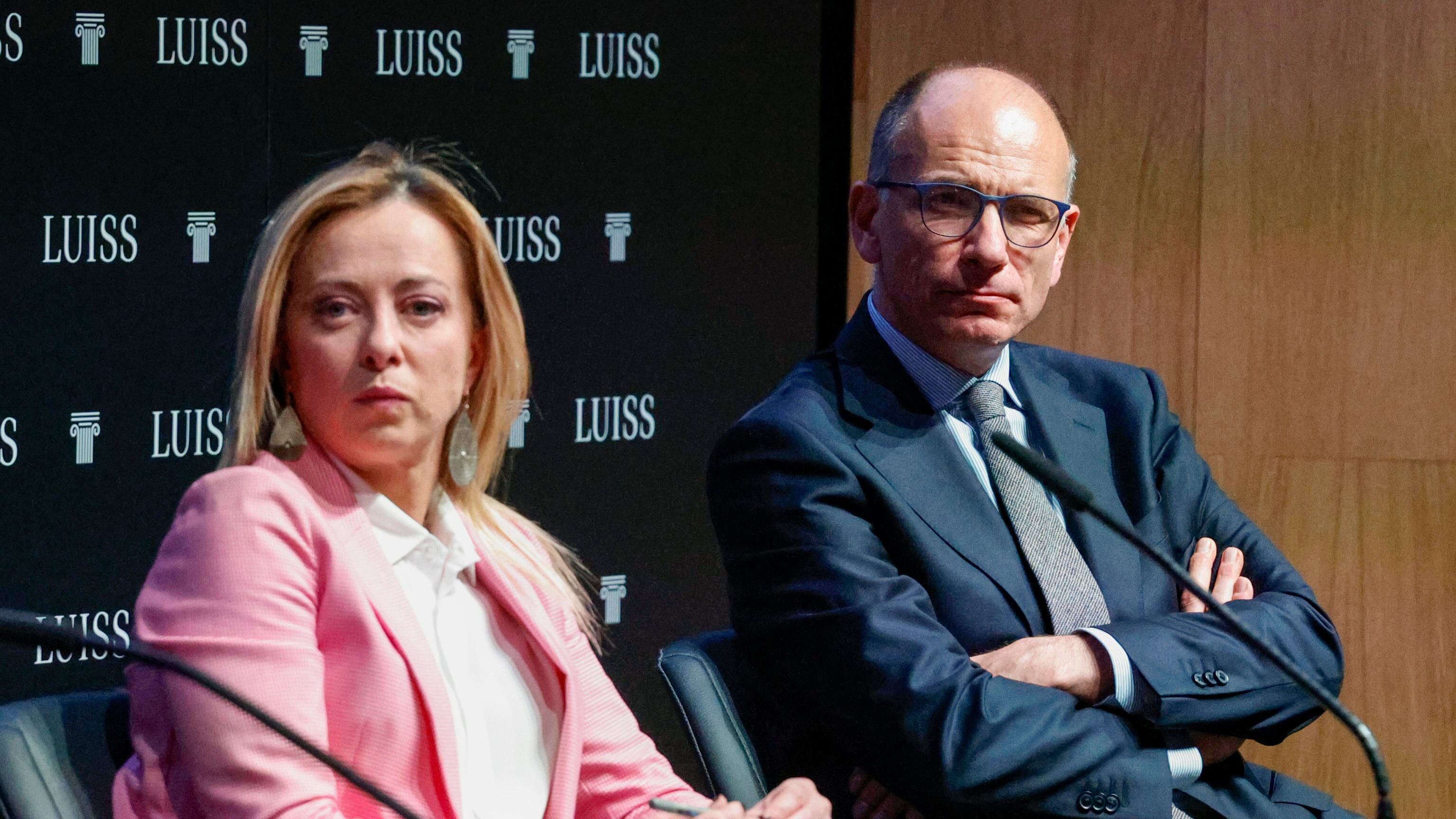 Letta e Meloni insistono sul duello da Vespa. I centristi non ci stanno e ricorrono all'Agcom