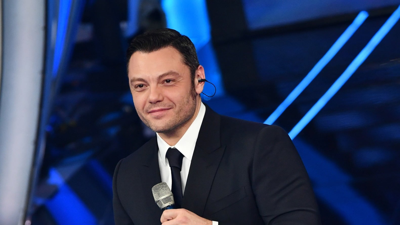 Dall'alcolismo al desiderio di morire: Tiziano Ferro è il primo superospite di Sanremo