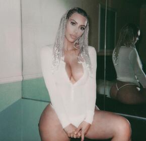 Kim Kardashian, seno e perizoma in mostra su Instagram 2