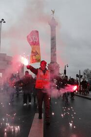 Francia, proteste contro la riforma delle pensioni 1