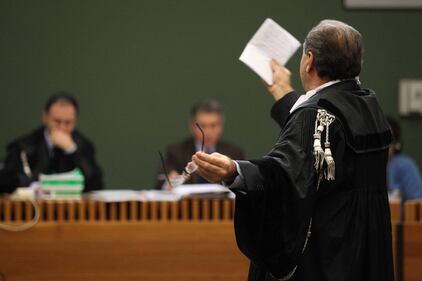 Di Pietro torna a vestire la toga 9