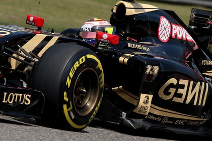 Super Hamilton, pole position a Shanghai 17
