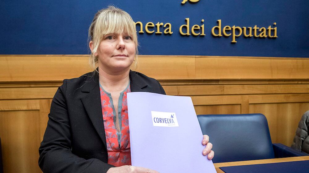 "Perché dovrei vaccinarmi contro Covid?" Così la deputata no vax fermata ad Ostia