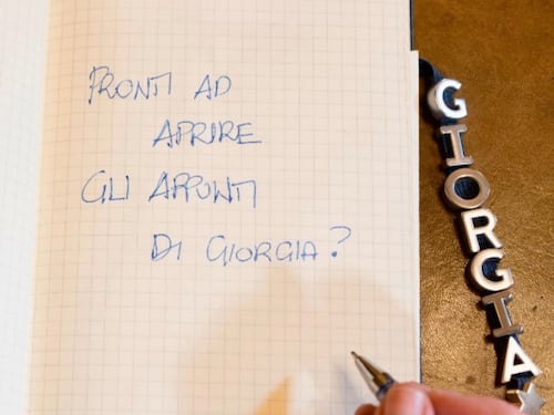 Il post criptico sugli appunti. Poi Meloni spiega cosa significano