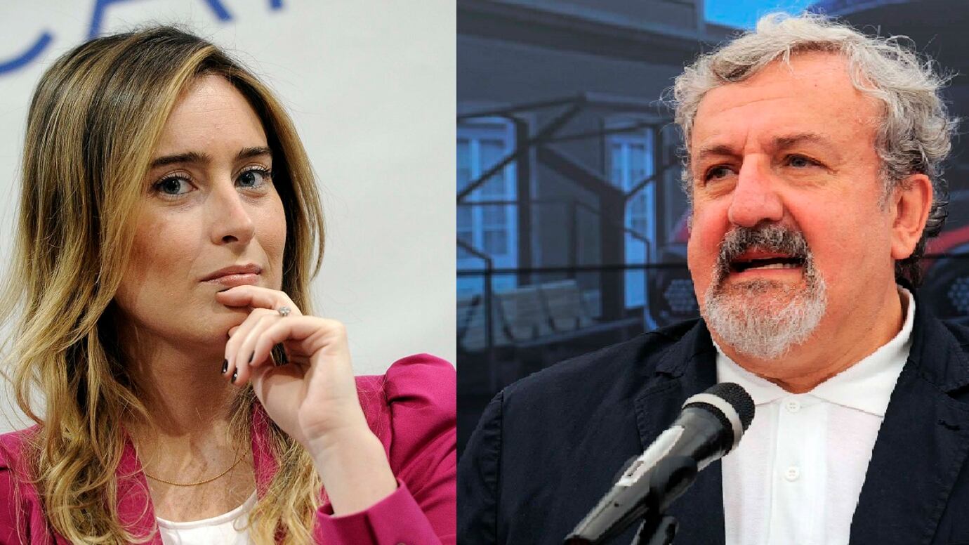 Dal governatore Emiliano alla Boschi. Quando l'M5s strillava su posti e paghe