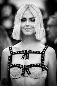 Cannes, reggiseno scintillante per Chiara Ferragni 3