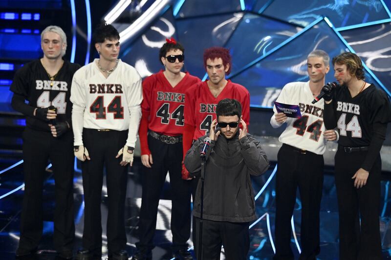 Sanremo 2024: ecco il look della seconda serata del Festival di Gazzelle 1