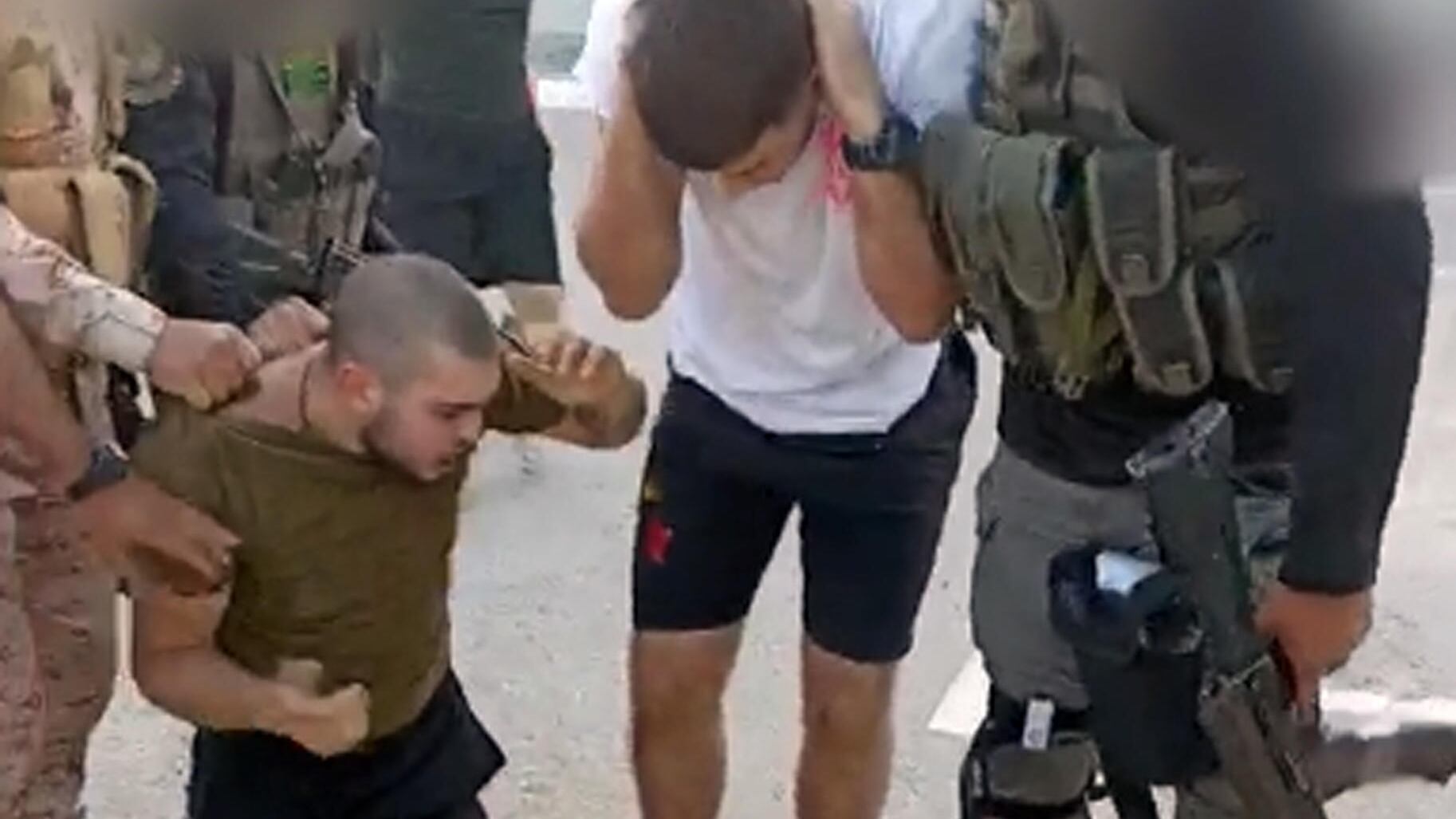 Sequestri e raid sulle ambulanze: tutti gli orrori di Hamas